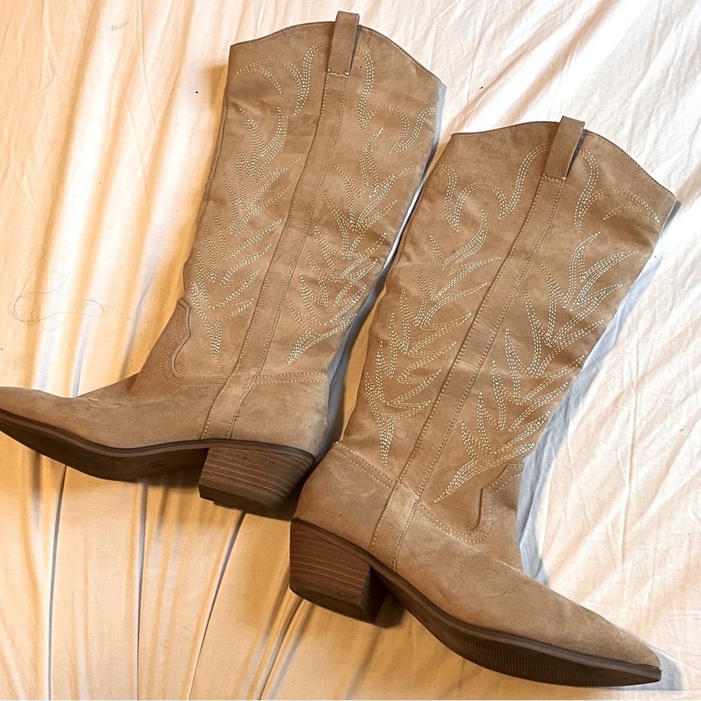 Women's Tan Western Boots